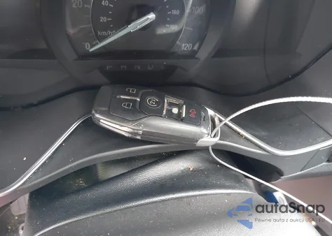 2013 Ford Fusion Hybrid Titanium z USA, uszkodzony, nr VIN 3FA6P0RUXDR388796